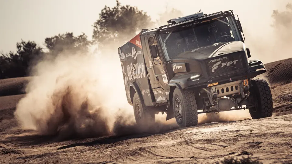 Pedro de Uriarte resiste el desierto y se mantiene segundo en el Morocco Desert Challenge