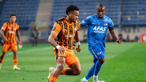 Alisson Santana se enfrenta a Ibrahim Sadiq en el partido entre AZ Alkmaar y Shakhtar Donetsk en Conference League | GROSBY GROUP