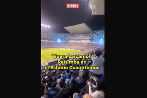 Afición grita "fuera Larcamón" luego de quedar fuera de Concachampions