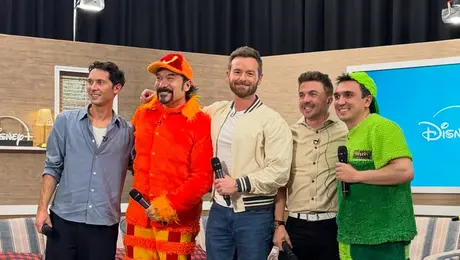 ¡No es IA! Malcolm el de en medio y La Familia Peluche juntos en México / VIDEO
