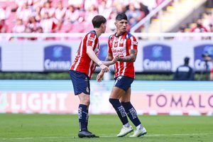 Alan Pulido se va por la puerta de atrás: Chivas rescinde contrato al delantero
