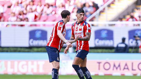 Alan Pulido se va por la puerta de atrás: Chivas rescinde contrato al delantero