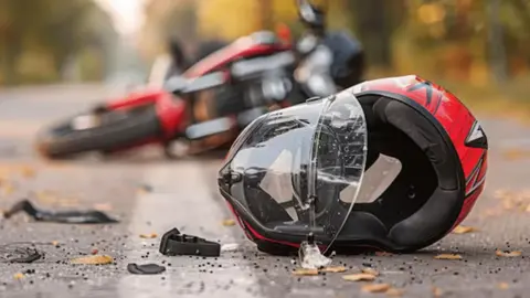 La mayor parte de los accidentes de los motociclistas son por accidentes que ellos mismos se provocan / FREEPIK