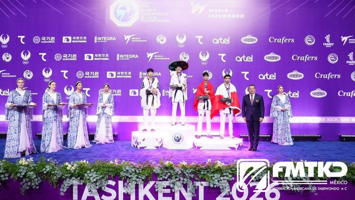 Guillermo Cortés en el podio en el campeonato celebrado en Uzbekistán | FB: femextkdoficial