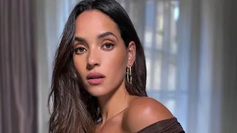 Adria Arjona continúa consolidando su carrera en Hollywood con su llegada a la franquicia de Superman. / IG  @adriaarjona