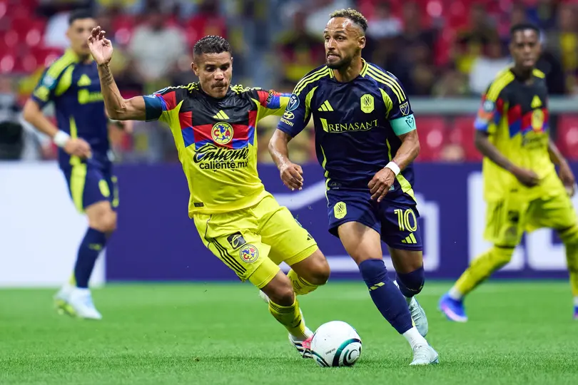 América y Nashville peleando por un balón en el partido de Vuelta de Cuartos de Final | MEXSPORT