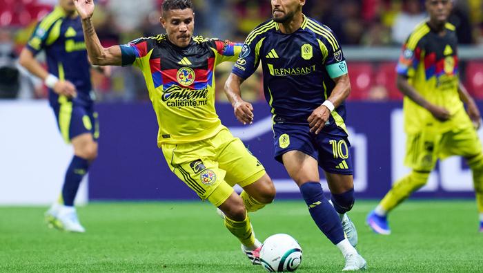 América y Nashville peleando por un balón en el partido de Vuelta de Cuartos de Final | MEXSPORT
