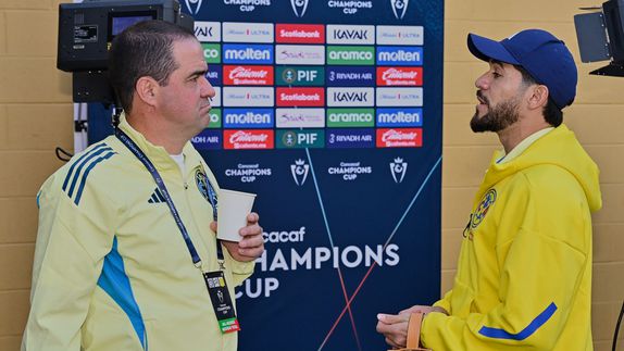 André Jardine y Henry Martin durante la Copa de Campeones Concacaf | MEXSPORT
