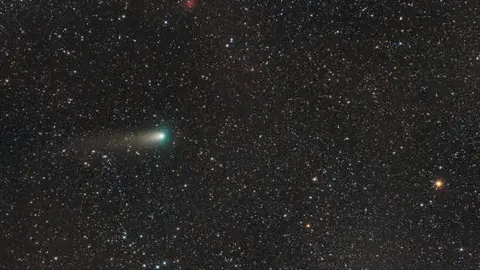 ¿Cuándo ver el cometa C/2025 R3 en abril y por qué será uno de los más brillantes del año?