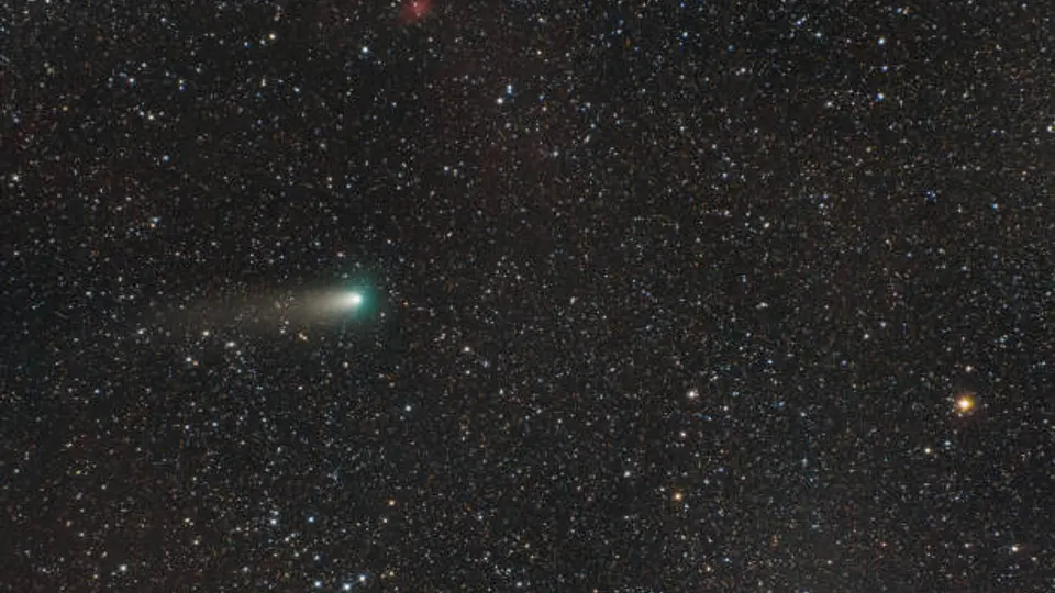 ¿Cuándo ver el cometa C/2025 R3 en abril y por qué será uno de los más brillantes del año?