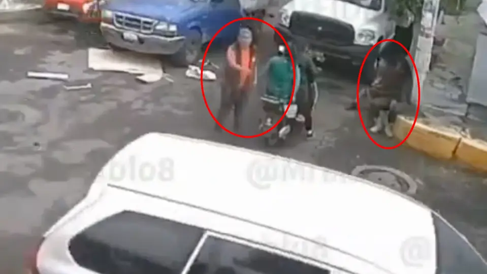 El conductor del auto gris se escapó para evadir sus responsabilidades aunque no se sabe de quién fue la culpa / Especial