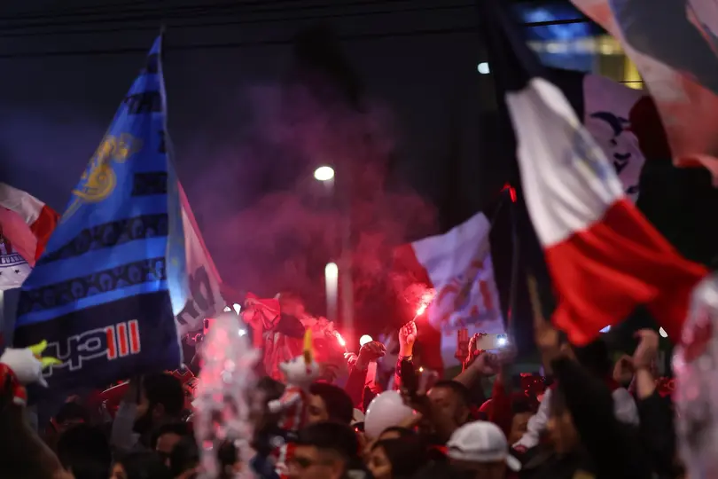Afición de Chivas en serenata previo a Semifinal ante Cruz Azul l X:Chivas