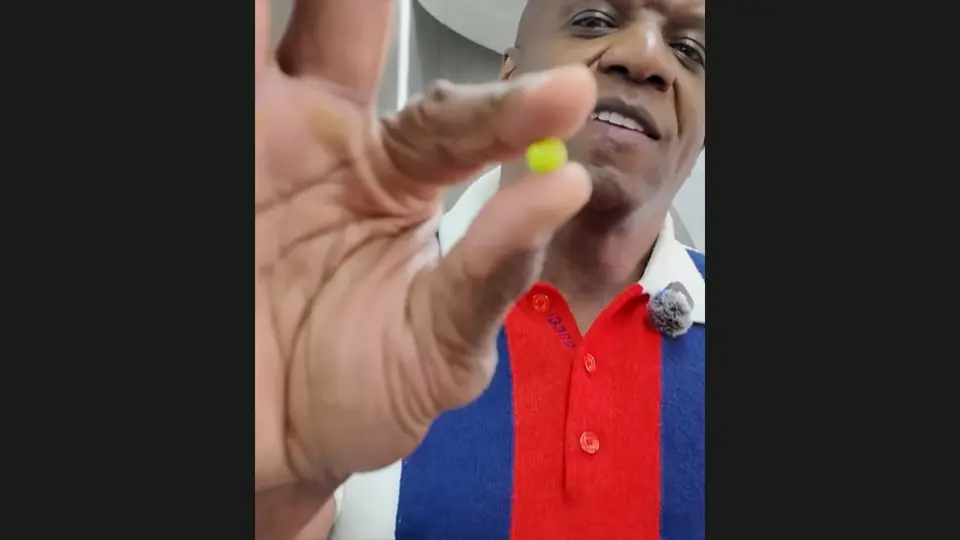 Terry Crews probó las Chocoretas. / @terrycrews