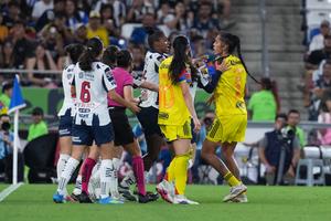 Jugadoras de Rayadas y América en conato de bronca en la Final de la Liga MX Femenil | IMAGO 7