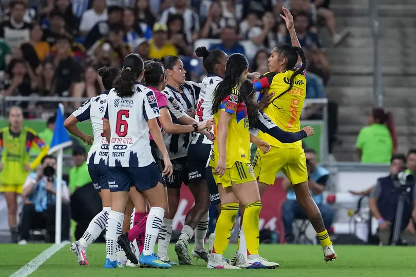 Jugadoras de Rayadas y América en conato de bronca en la Final de la Liga MX Femenil | IMAGO 7