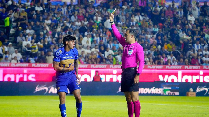 Jugadores de Pumas pidieron dos penales ante Pachuca | IMAGO7