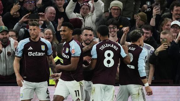 Aston Villa humilla al Liverpool y pone en riesgo a los Reds rumbo a la Champions League