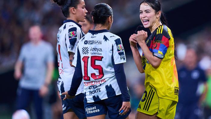 Sam Simental y Scarlett Camberos en la Final de ida entre Rayadas y América en la Liga MX Femenil | MEXSPORT
