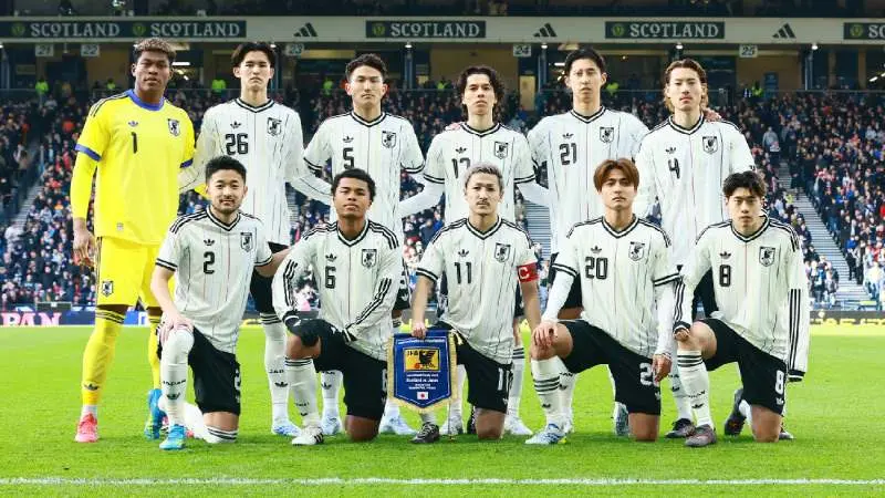 Japón y su uniforme visitante | x:@jfa_samuraiblue