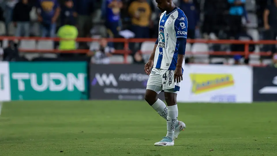 Bauermann salió del terreno de juego tras ser expulsado en la Semifinal entre Pachuca y Pumas | MEXSPORT