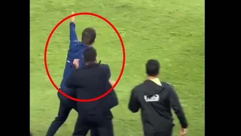 Efraín Juárez empujó a Esteban Solari en el partido de Semifinales de Ida | CAPTURA