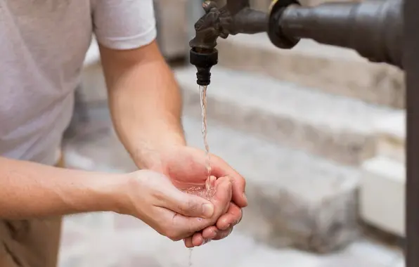 El agua tardará en restablecerse hasta dos meses en algunas colonias de Neza / Magnific