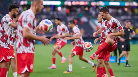 Túnez calentando antes de su partido ante Suecia en Monterrey | MEXSPORT