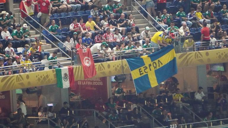 Aficionados de Túnez y Suecia en las gradas de Estadio Monterrey| CARLOS PONCE