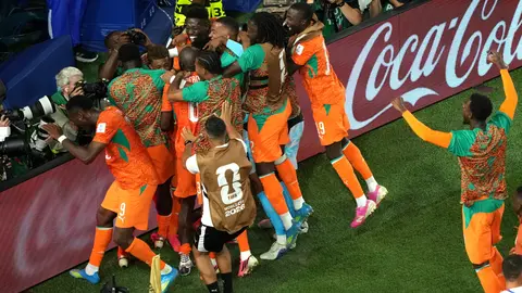 Costa de Marfil celebra su primera victoria en el torneo | AP