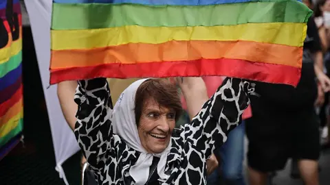 La activista se convirtió en una de las voces más reconocidas de la lucha por la memoria, la verdad y la justicia./ AFP