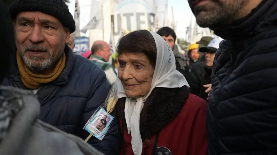 Muere Taty Almeida a los 95 años; Argentina despide a una de las voces más emblemáticas de los derechos humanos
