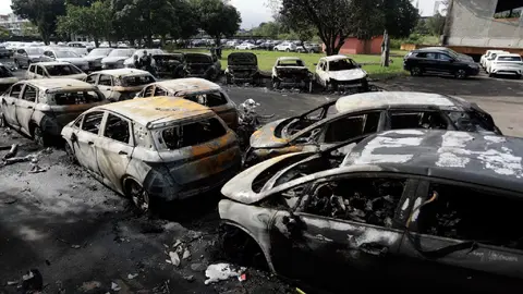El 14 de Junio del 2026, cayeron dos helicópteros en el concesionario de carros. / AP Photo Bruna Prado.