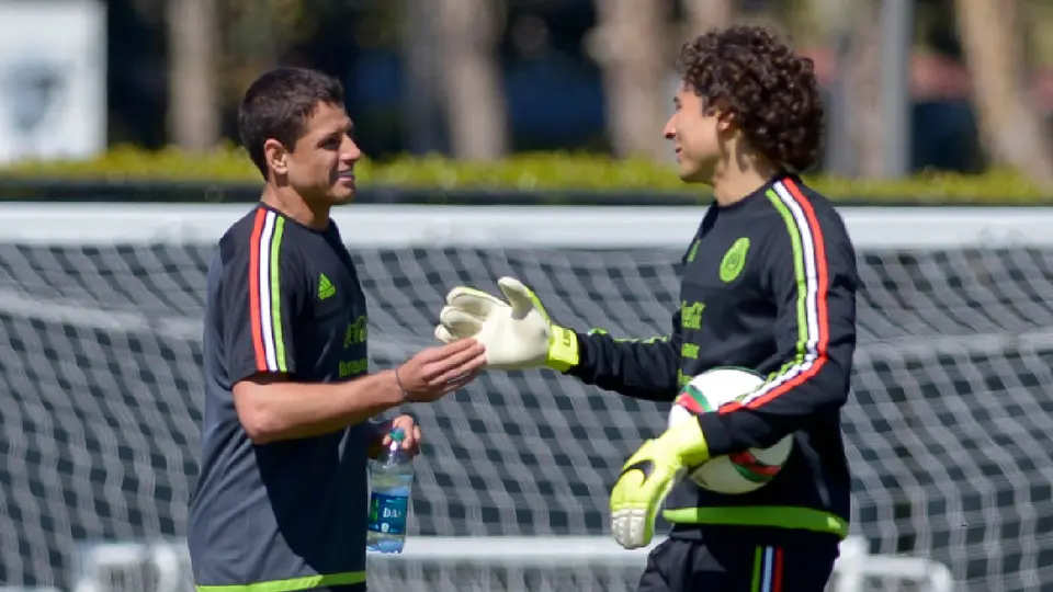 Chicharito reacciona a la convocatoria de Memo Ochoa para el Mundial 2026