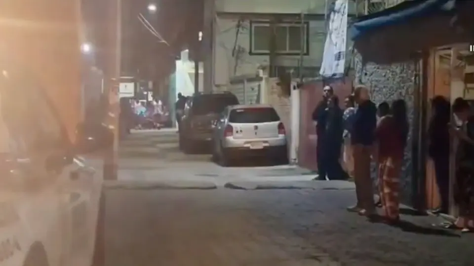 Vecinos reportaron una intensa movilización policiaca tras los hechos violentos ocurridos en la demarcación. / X: @HalconOnce.
