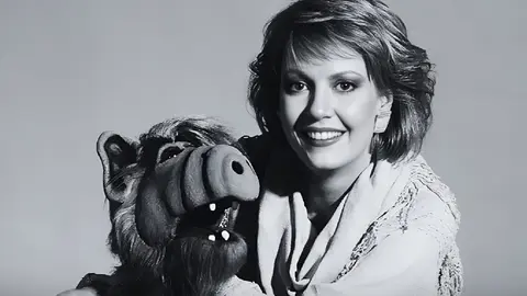 La intérprete participó en diversas producciones de televisión antes de convertirse en una de las figuras más reconocidas de "ALF".
. / Redes.