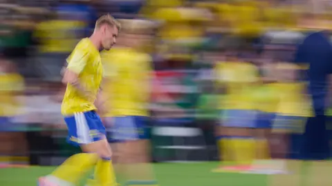 Suecia calentando antes de su partido ante Túnez en Monterrey | MEXSPORT