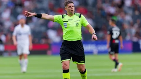 FIFA investiga seña extraña de árbitro en el VAR durante el Alemania vs Curazao