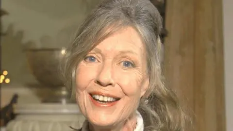 Familiares de Anne Schedeen confirmaron su fallecimiento mediante un emotivo mensaje en redes sociales. / Redes.