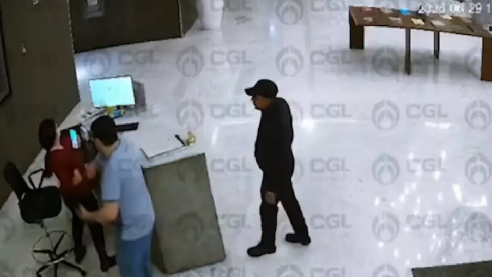 VIDEO: Agresión en hotel de Santa Fe causa indignación; identifican al presunto responsable