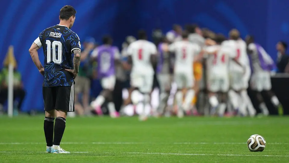 Messi en el partido de Argentina contra Inglaterra | AP