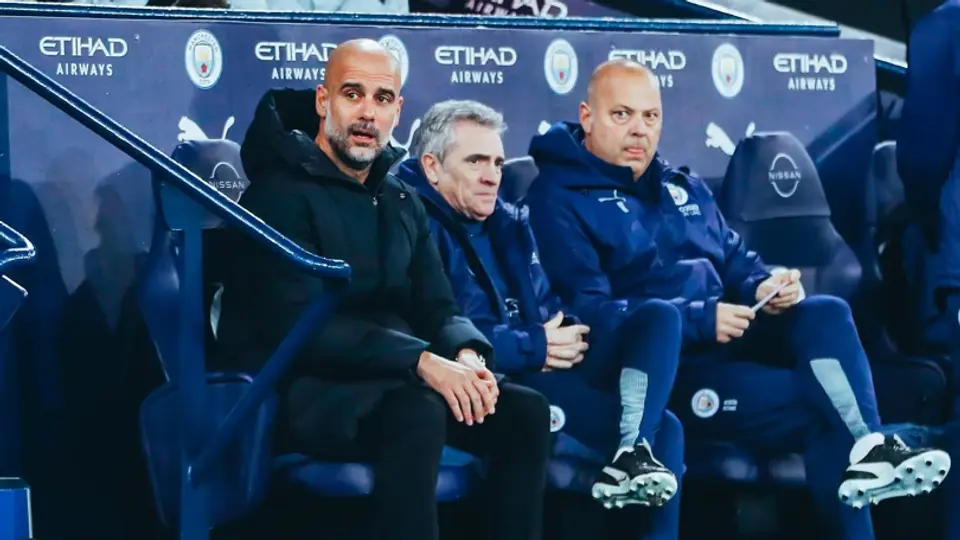 ¡De Manchester al Tri! Pilar en el banquillo del City está en negociaciones para llegar a Selección Mexicana