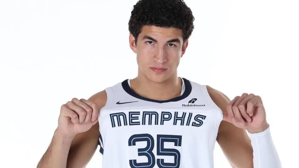 Karim López presume su uniforme con Grizzlies | Memphis Grizzlies