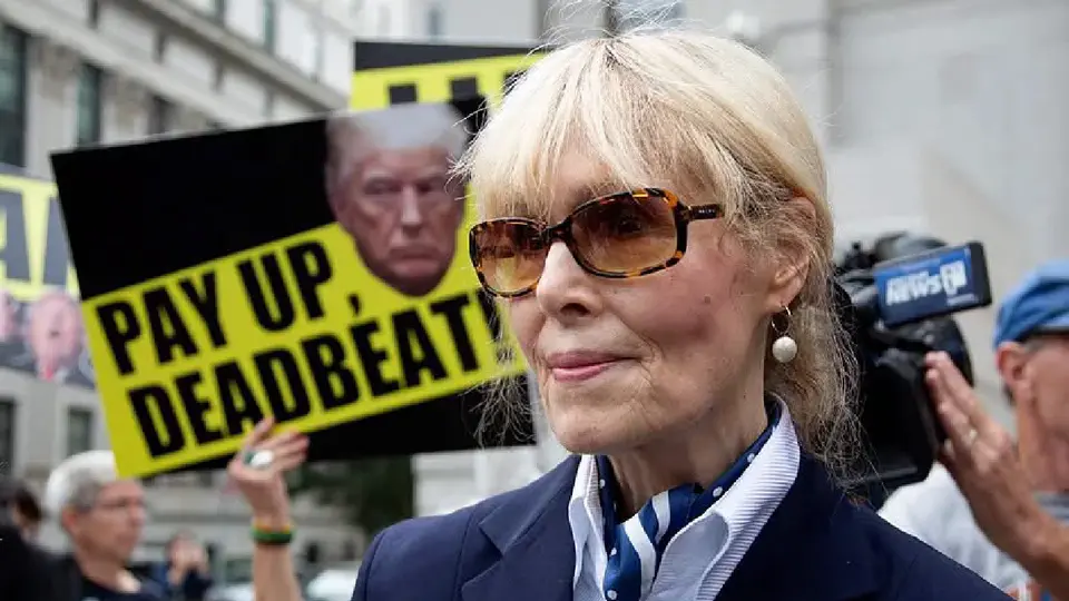 La escritora E. Jean Carroll denunció al presidente por un hecho que pasó en la década de los 90 / Redes Sociales
