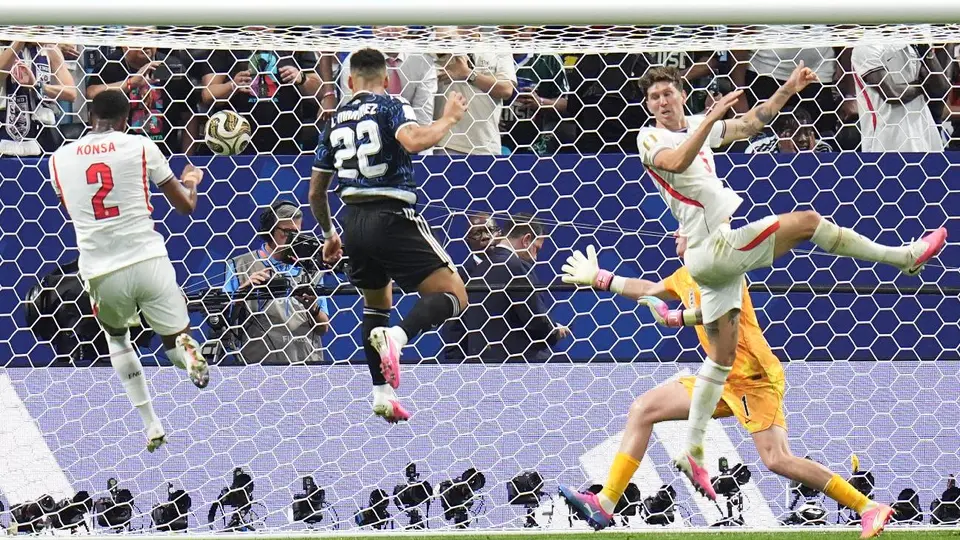 Lautaro Martínez anota el gol del triunfo de Argentina sobre Inglaterra, en el Mundial 2026. l AP