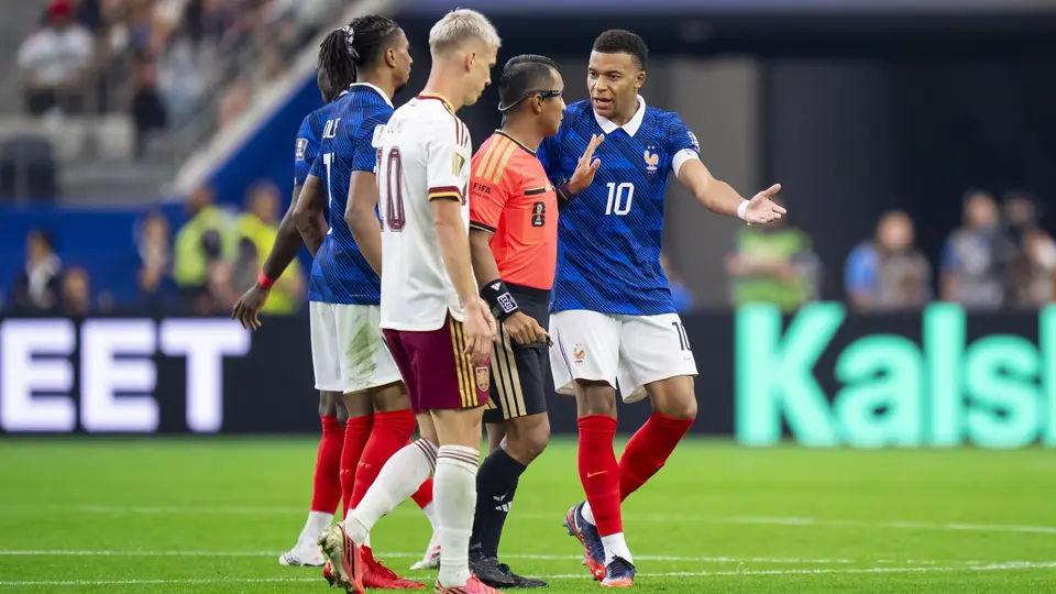 Ivan Barton en el partido de España contra Francia en el Mundial 2026 | MEXSPORT