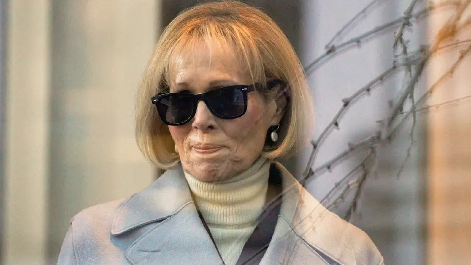 Un juez ordenó que le pagaran a la escritora los 5.6 millones / Redes Sociales