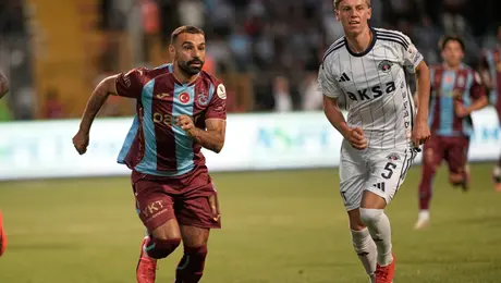 Mohamed Salah debuta con empate con el Trabzonspor