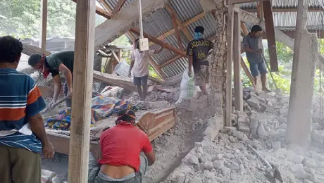 Terremoto en Indonesia de 7.7: van al menos 47 muertos y miles de evacuados