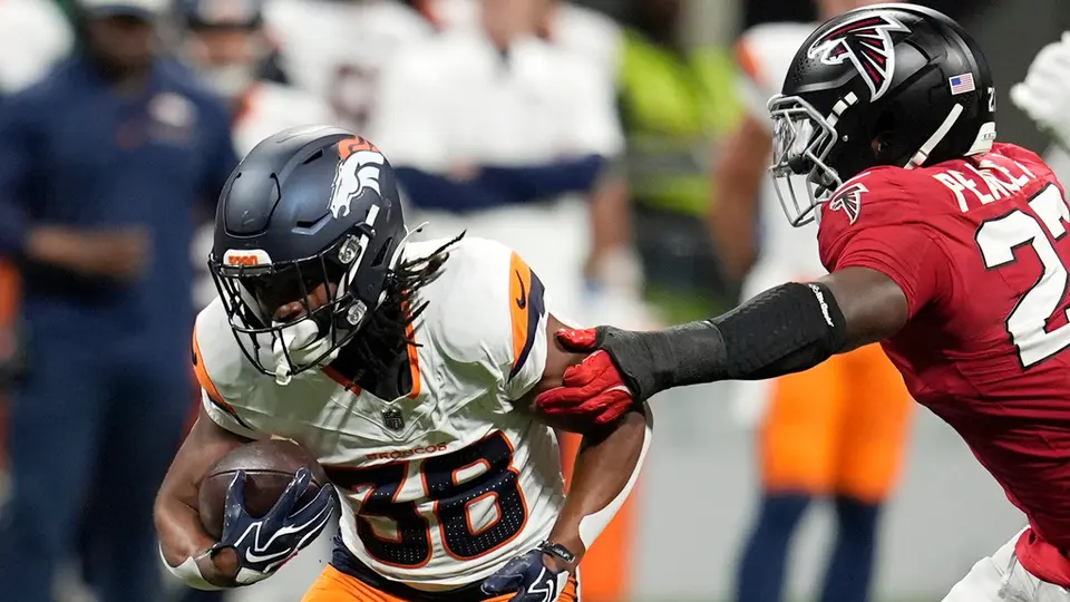 James Pearce, jugador de Falcons | AP