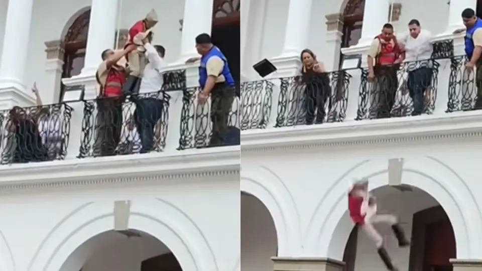 El menor caracterizado como Juan Escutia saltó desde un balcón como parte de una representación de los Niños Héroes. / Redes